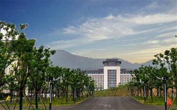 大专六学期自我鉴定5篇