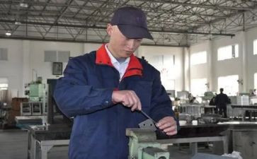 钳工月总结工作总结报告7篇