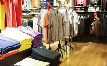 幼儿园叠衣服的教案5篇
