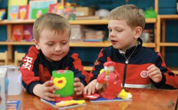 2024年幼儿园中班保育老师工作计划6篇