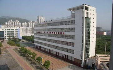 中专毕业自我鉴定模板7篇