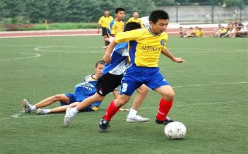 小班幼儿足球教案8篇